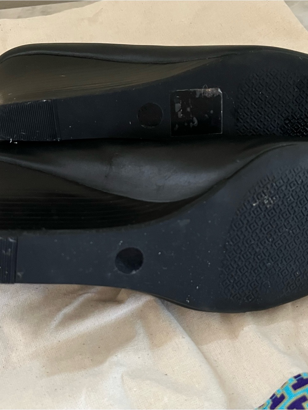 Tory Burch Women's Logo Black Leather Wedge, Size 7M - Picture 7 of 7
